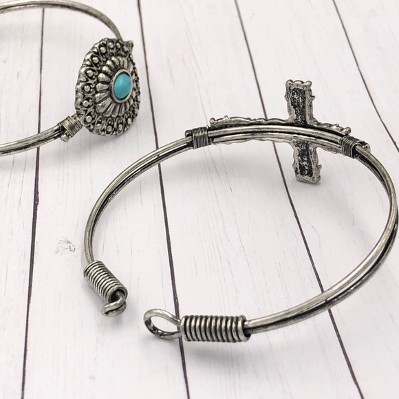 🌼Turquoise Concho or Cross Bangle Bracelet - Picture 3 of 4